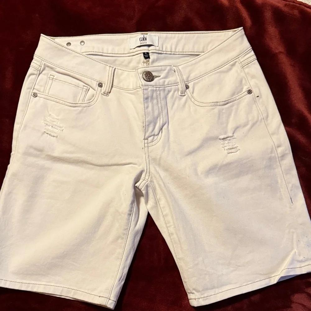 CAbi Women's Cream Jean Shorts - Picture 1 of 3